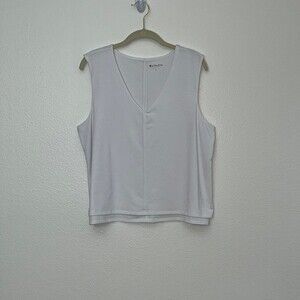 Athleta Woman’s White Layered Top Sleeveless V-Neck Large